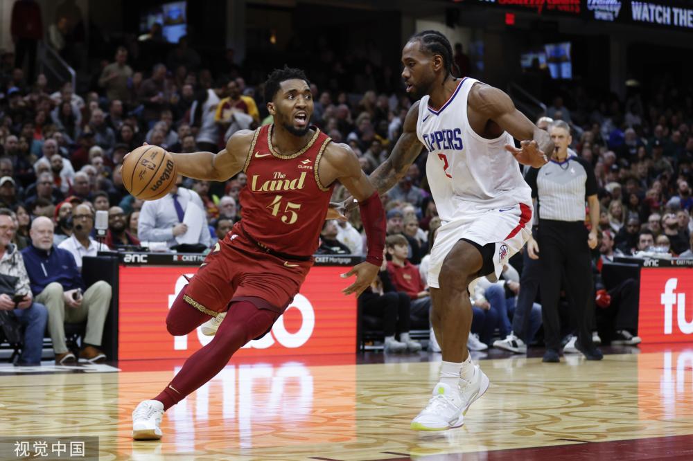 鞋后跟处 鞋后跟处