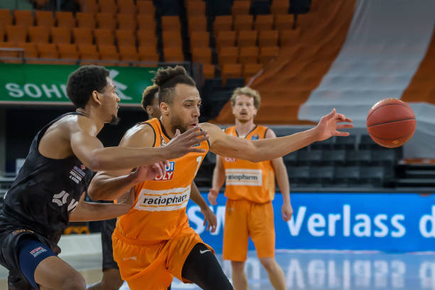 努力促成了 努力促成了