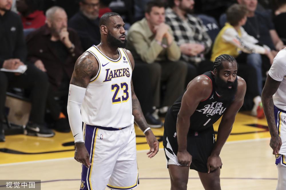 在这里比赛 在这里比赛